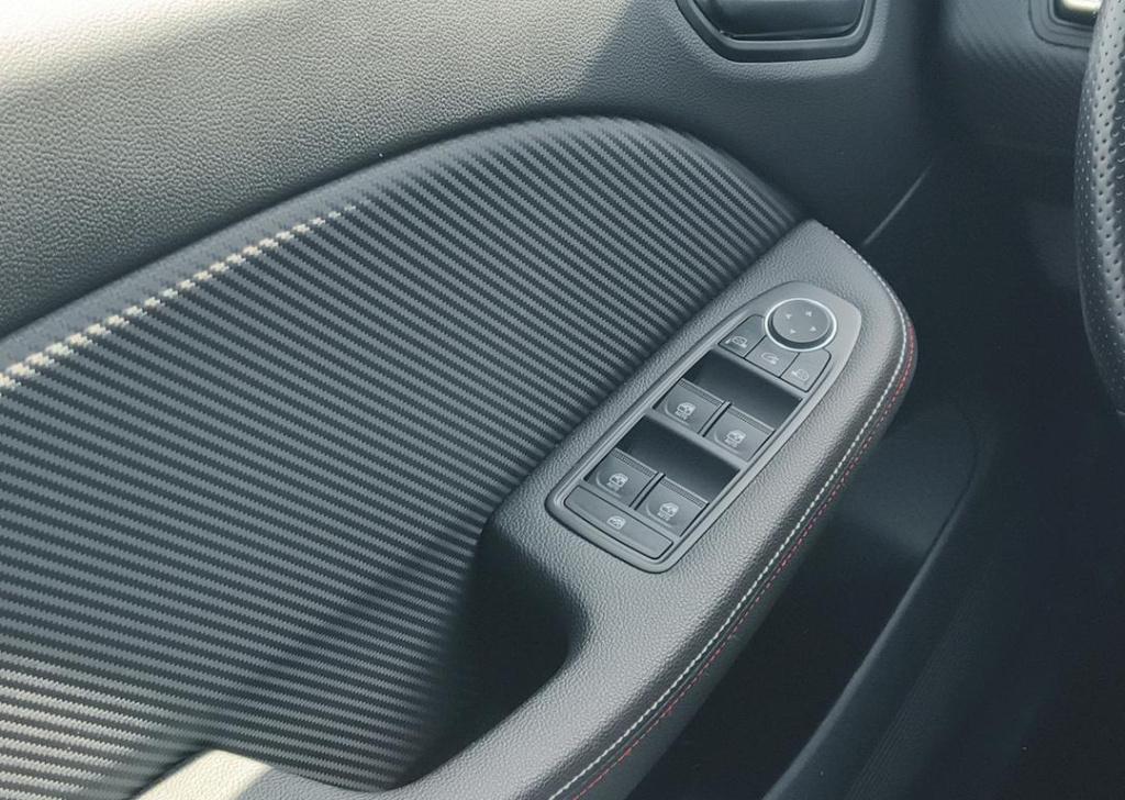 Renault Clio 1.6 e-tech hybrid 140 r.s. line - camera