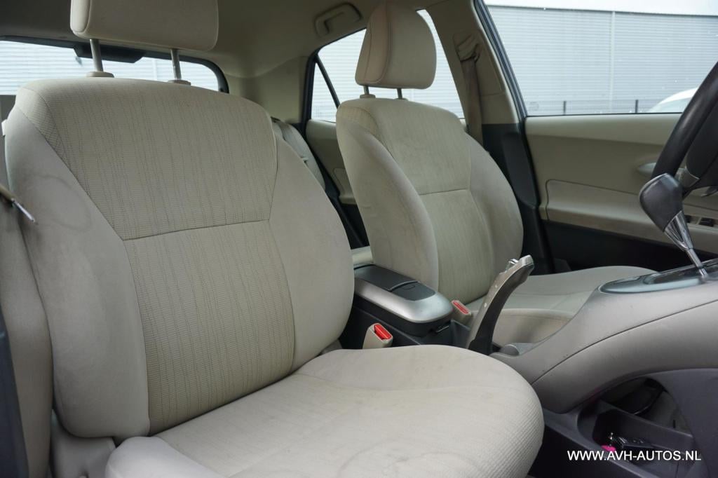 Toyota Auris 1.6-16v luna business automaat