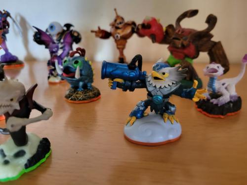 14 skylanders