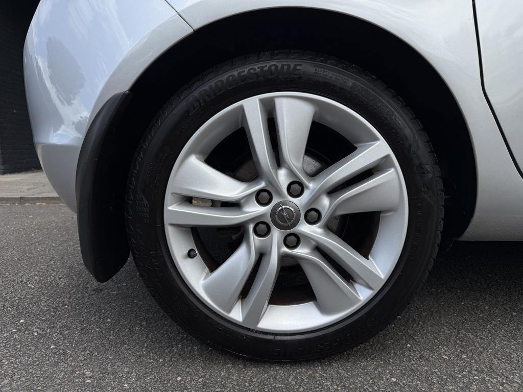 Opel Meriva 1.4 turbo - cosmo uitvoering -