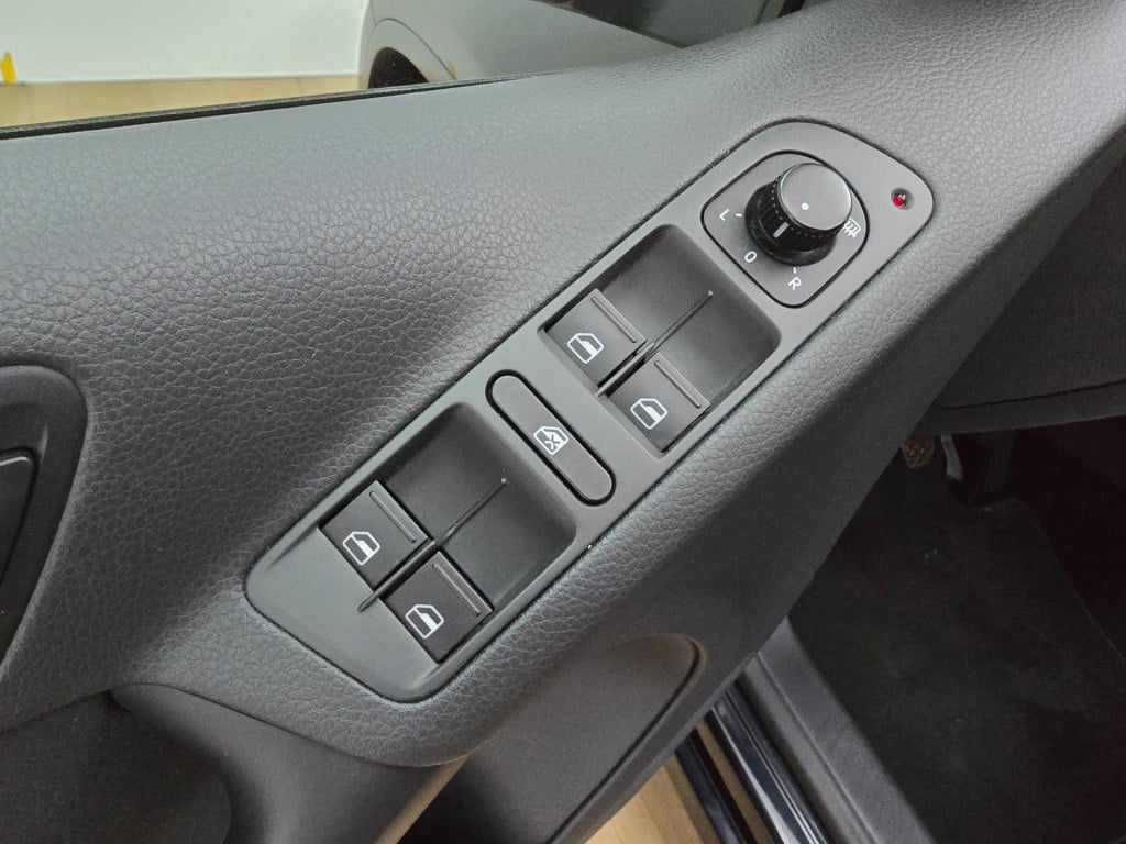 Volkswagen Tiguan occasion 2.0 tsi sport&style 4motion met panoramadak en c