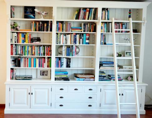 Grote landelijke stijl boekenkast met ladder
