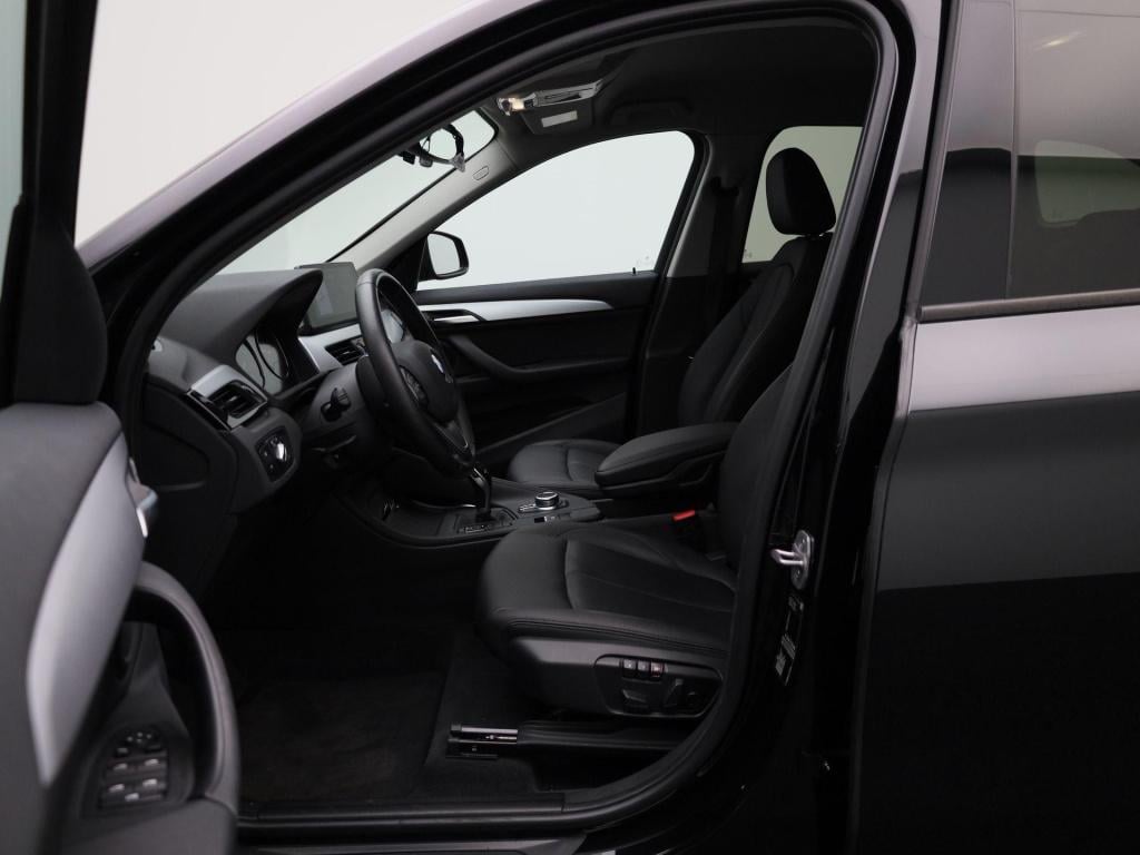BMW X1 sdrive18i high executive | apple carplay / android auto | stoel- stu