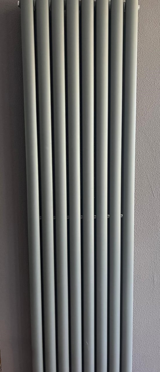 Design radiator, antraciet gepoederd