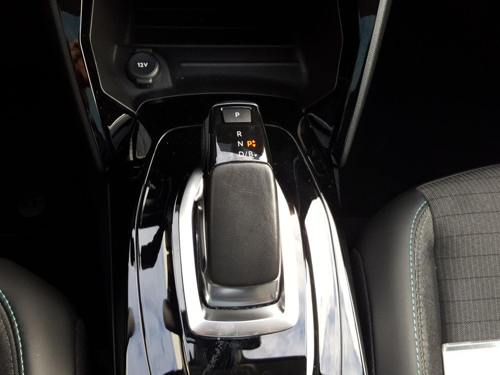 Peugeot 208 allure pack ev 50kwh 136pk 3-fase | navigatie | adaptieve cruis