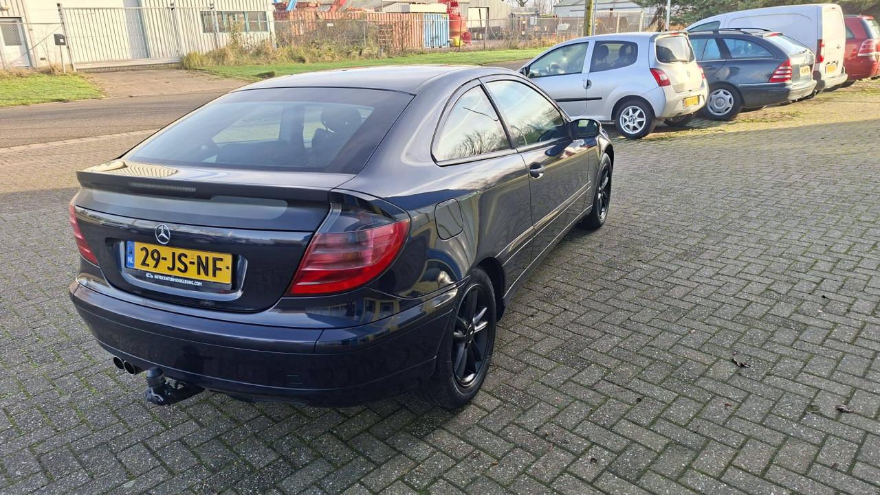 Mercedes C-KLASSE C 200 K Sportcoupe bj:2002 airco navigatie