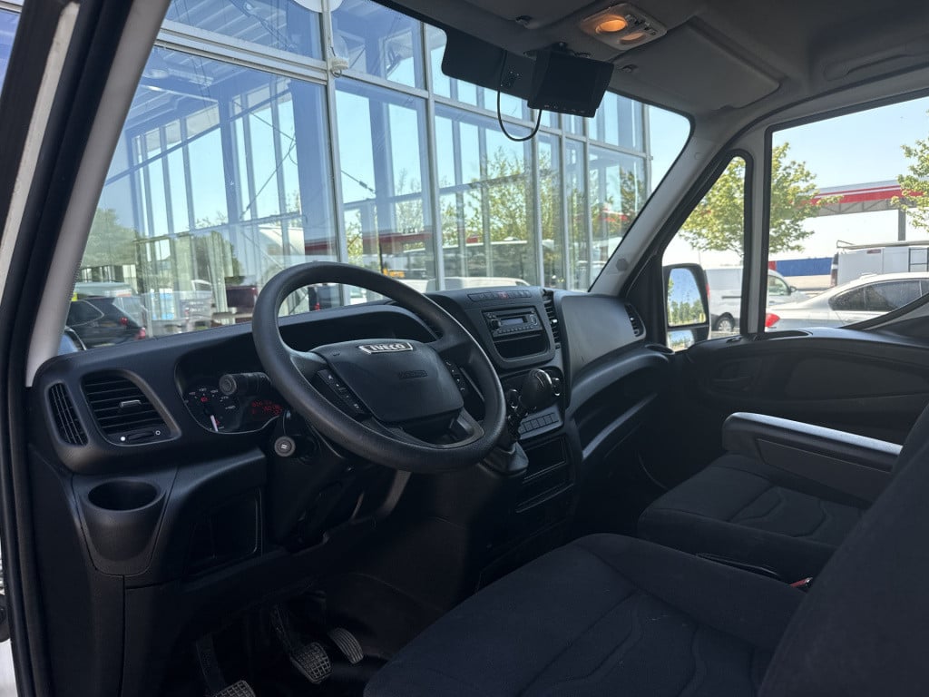 Iveco Daily 35s13v 2.3 352 h2 | airco | camera | geveerde stoel | 3.5t trek