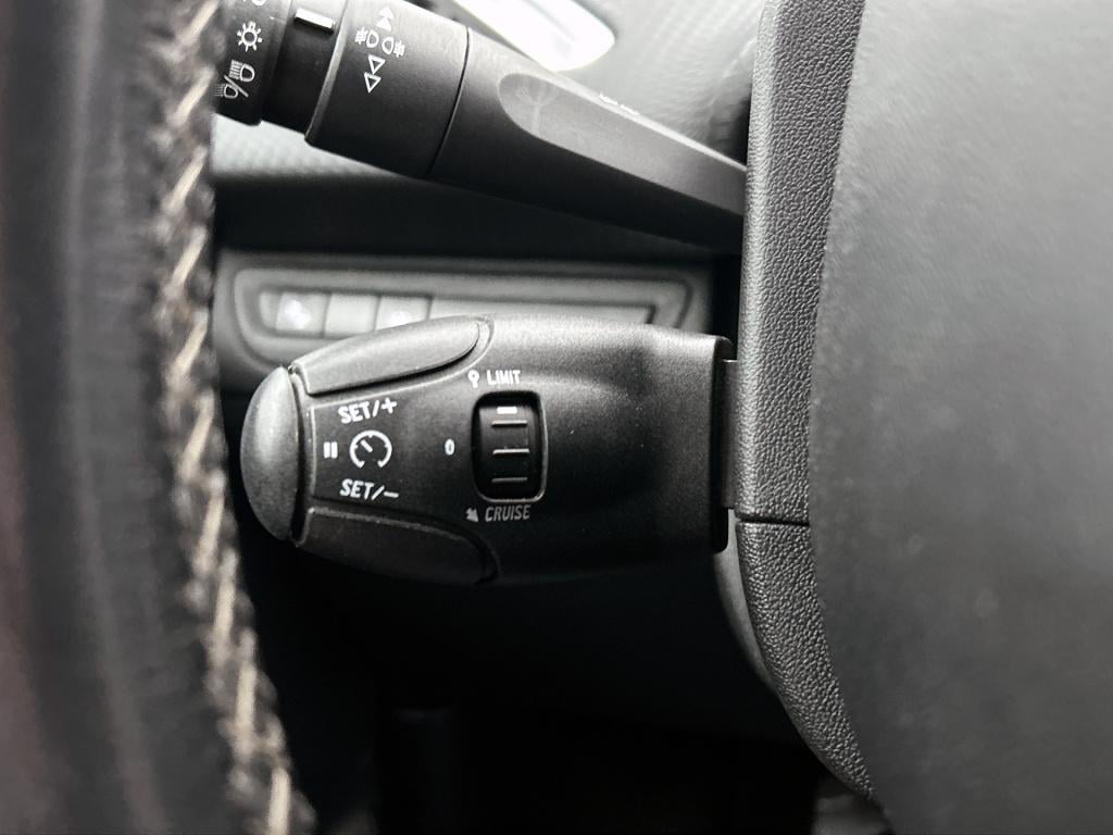 Peugeot 208 110pk tech edition | rijklaar | trekhaak | camera achter | navi