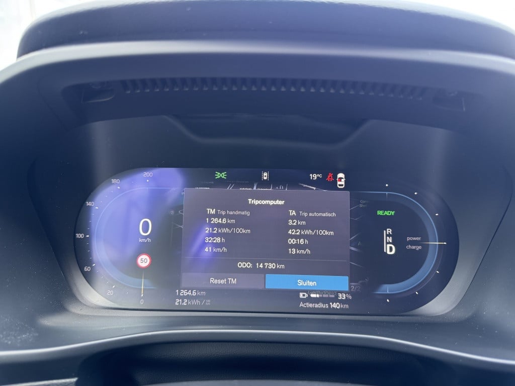 Volvo XC40 extended plus 252pk 82 kwh| trekhaak| adap.criuise| stoel.verw|