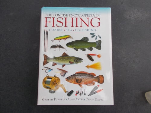 Fishing   zeevissen , zoetwatervissen, vliegvissen . 256 pagina's