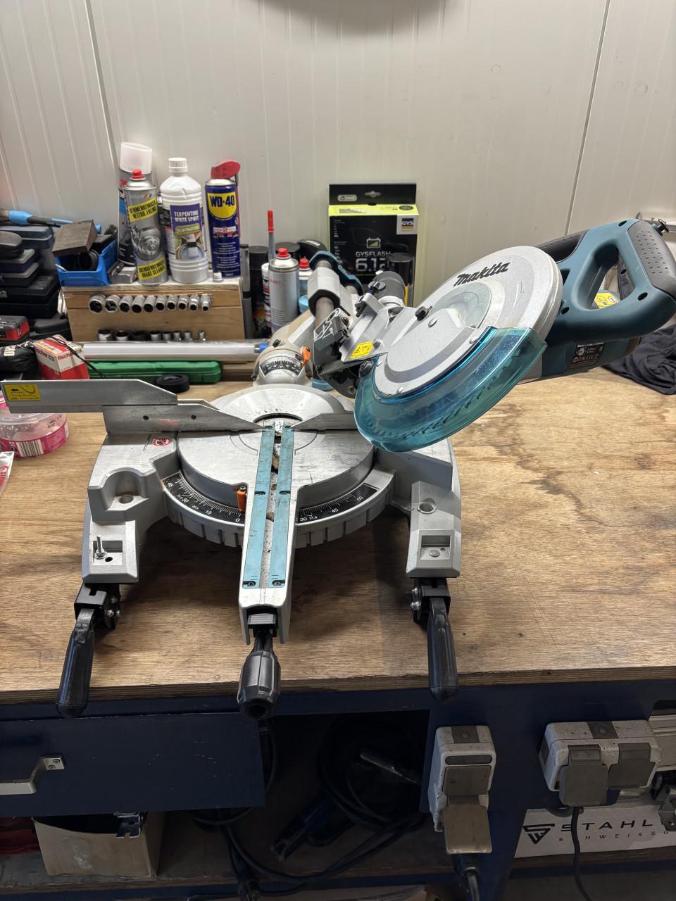 Makita afkortzaag ls1018