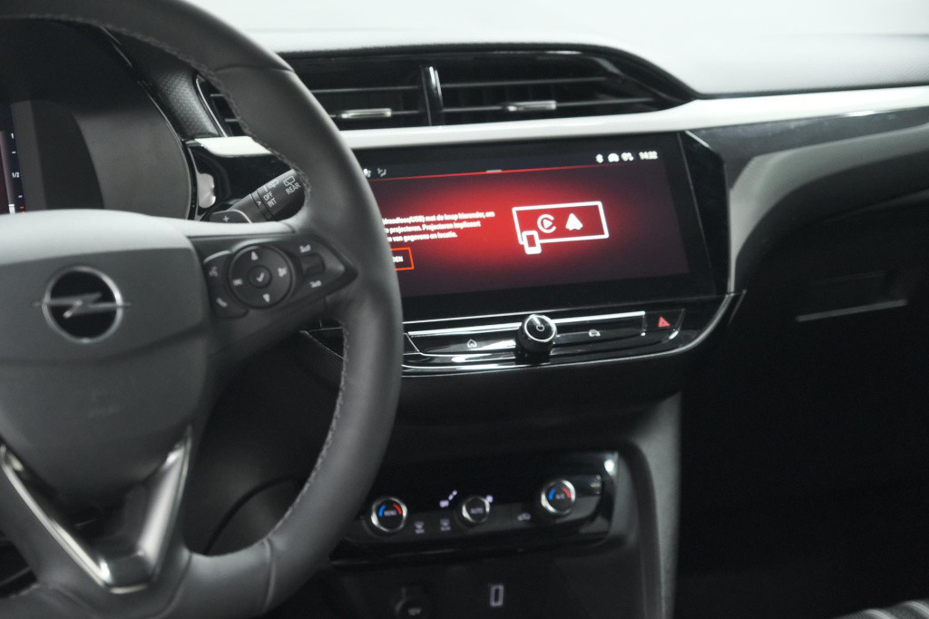 Opel Corsa 130 eat8 gs line | camera | navigatie | apple carplay | parkeers