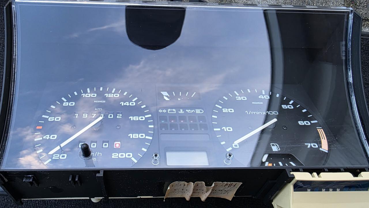 VOLKSWAGEN GOLF 2 TOERENTELLER COCKPIT