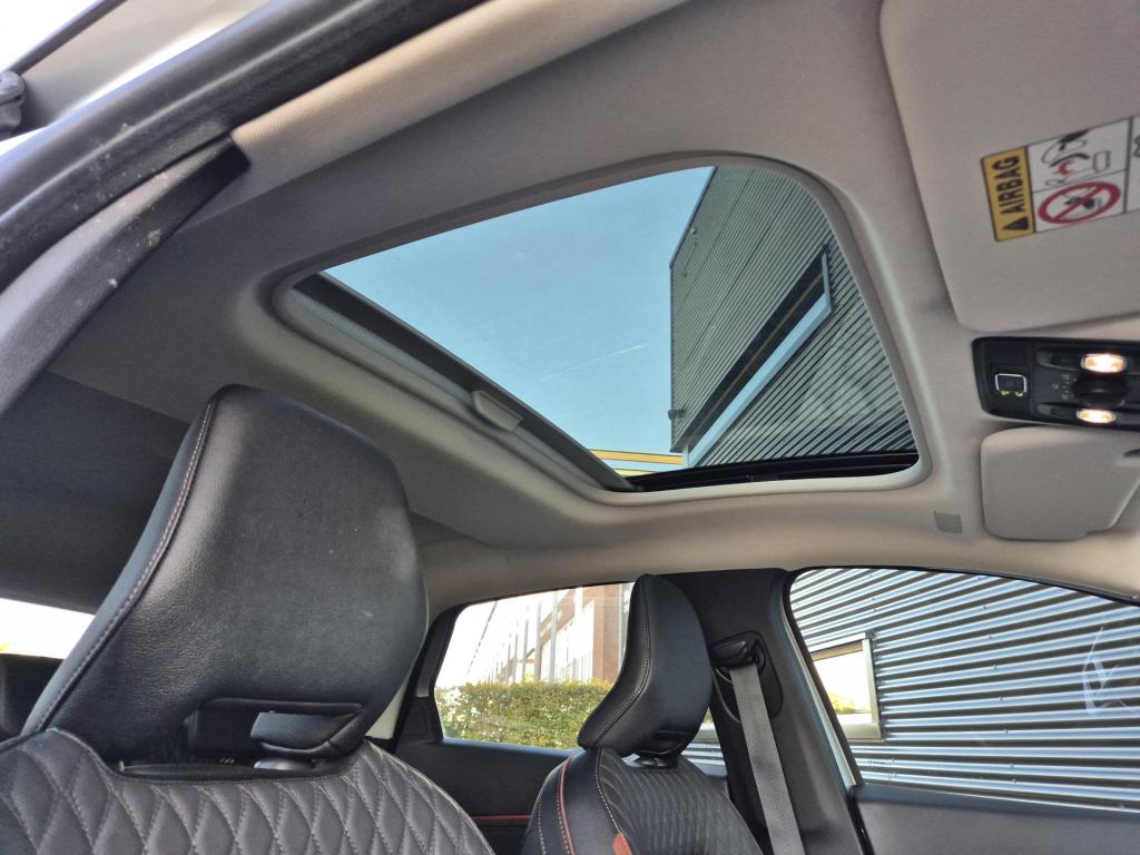 Renault Captur 1.6 e-tech plug-in hybrid 160 initiale paris verkocht
