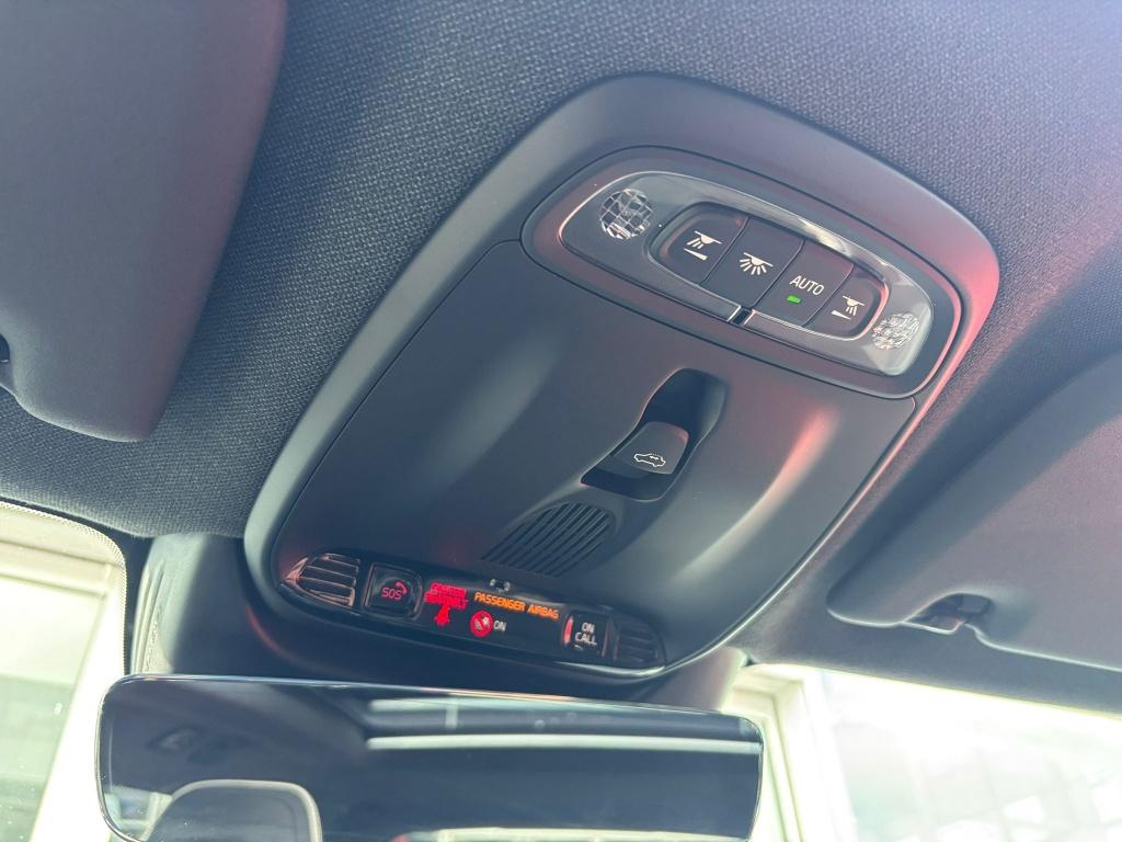 Volvo XC40 t5 262pk recharge r-design| panodak| 360camera| adap.cruise| h&k