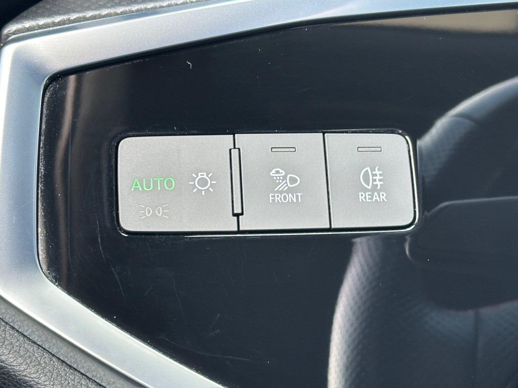 Audi Q3 sportback 45 tfsi e s-line | zwart optiek | camera | keyless | adap