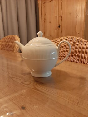 WEDGWOOD WINDSOR - THEEPOT MET DEKSEL