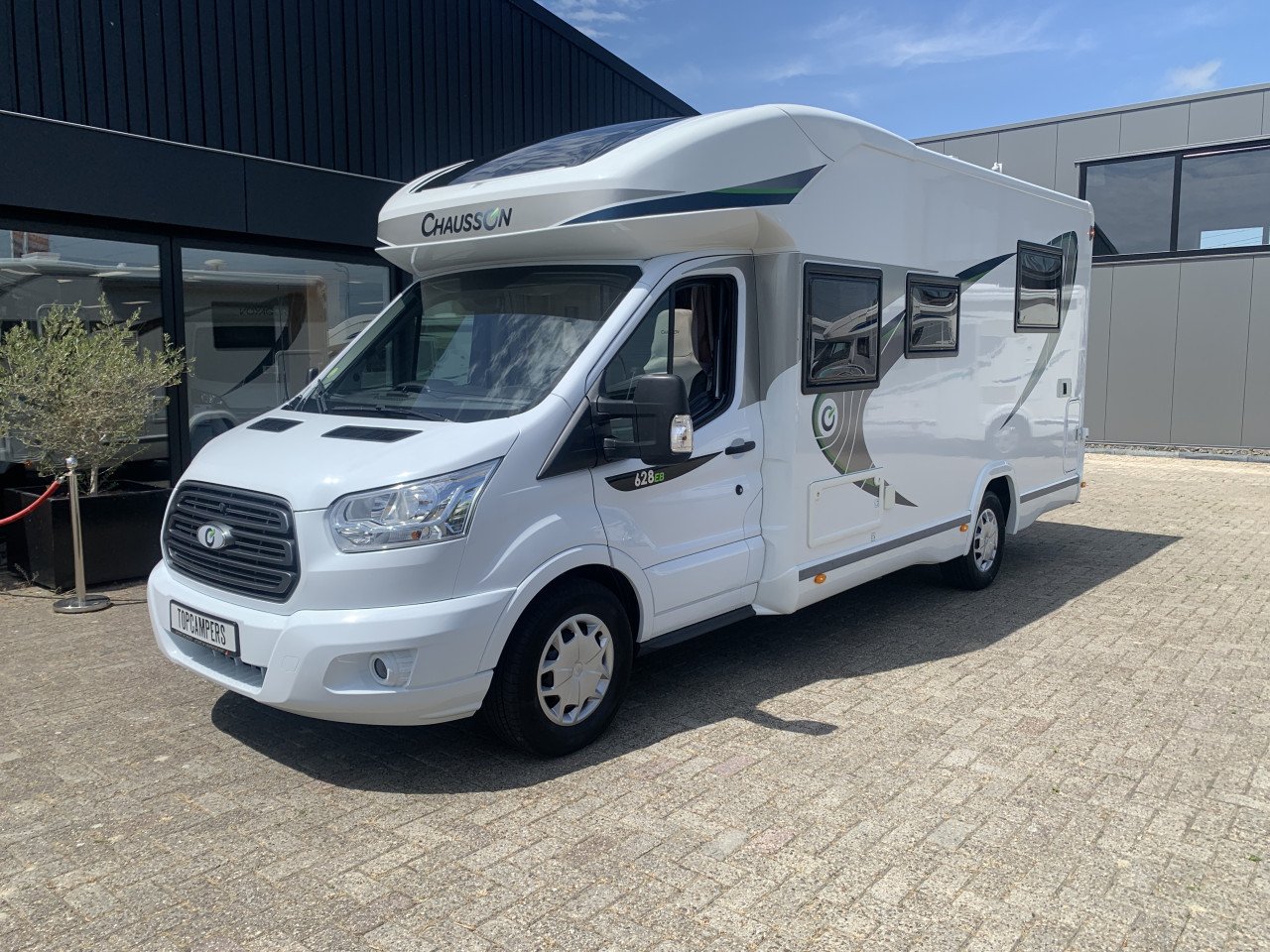 Chausson 628EB Special Edition 25000km (queensbed -hefbed) nieuwstaat