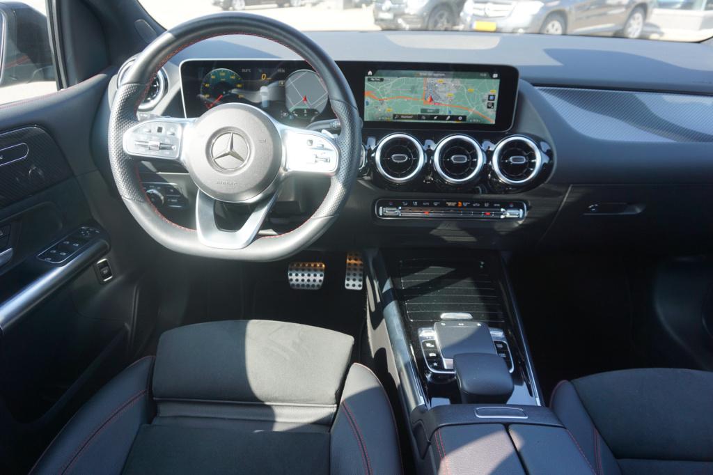 Mercedes-Benz B-Klasse 180 business solution amg l trekhaak l mbux l stoelv