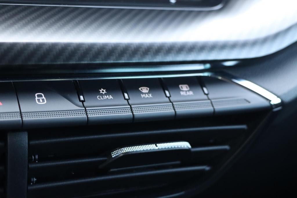 Skoda Octavia combi 1.4 tsi iv rs 245pk dsg6