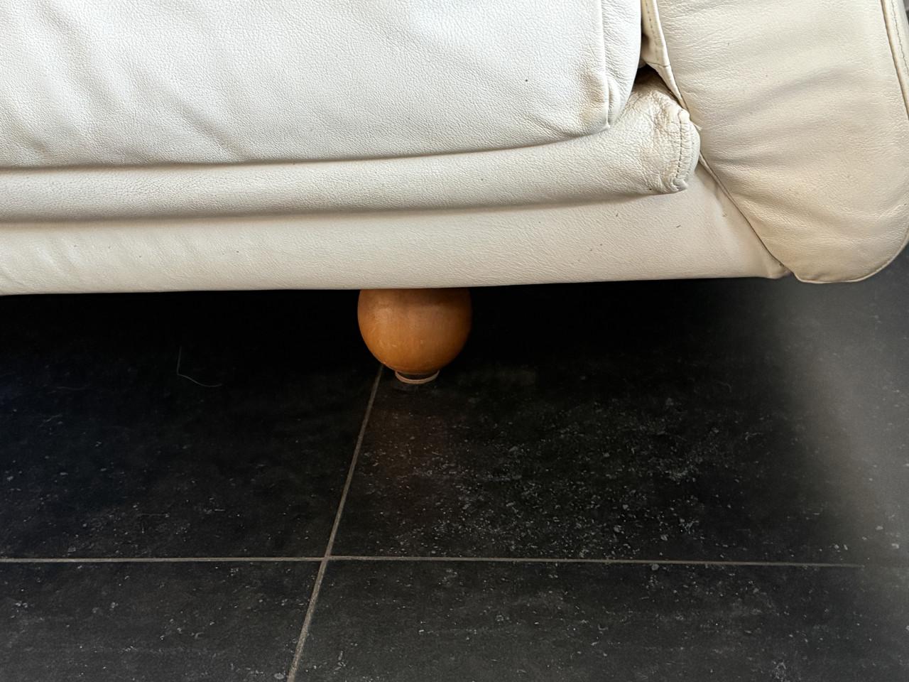 GRATIS ~ Gezellig leren tweezitsbankje ~