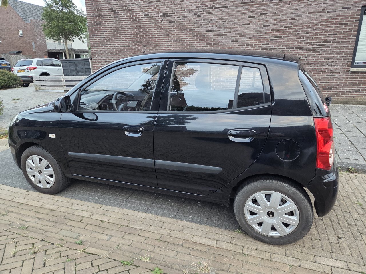 KIa Picanto hatchback 2011
