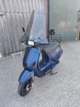 Nette La Souris scooter