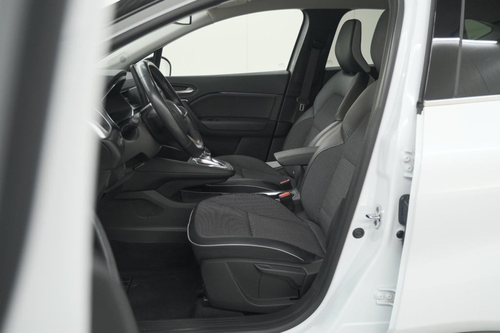 Renault Captur 1.6 e-tech plug-in hybrid 160 intens | trekhaak | camera | a