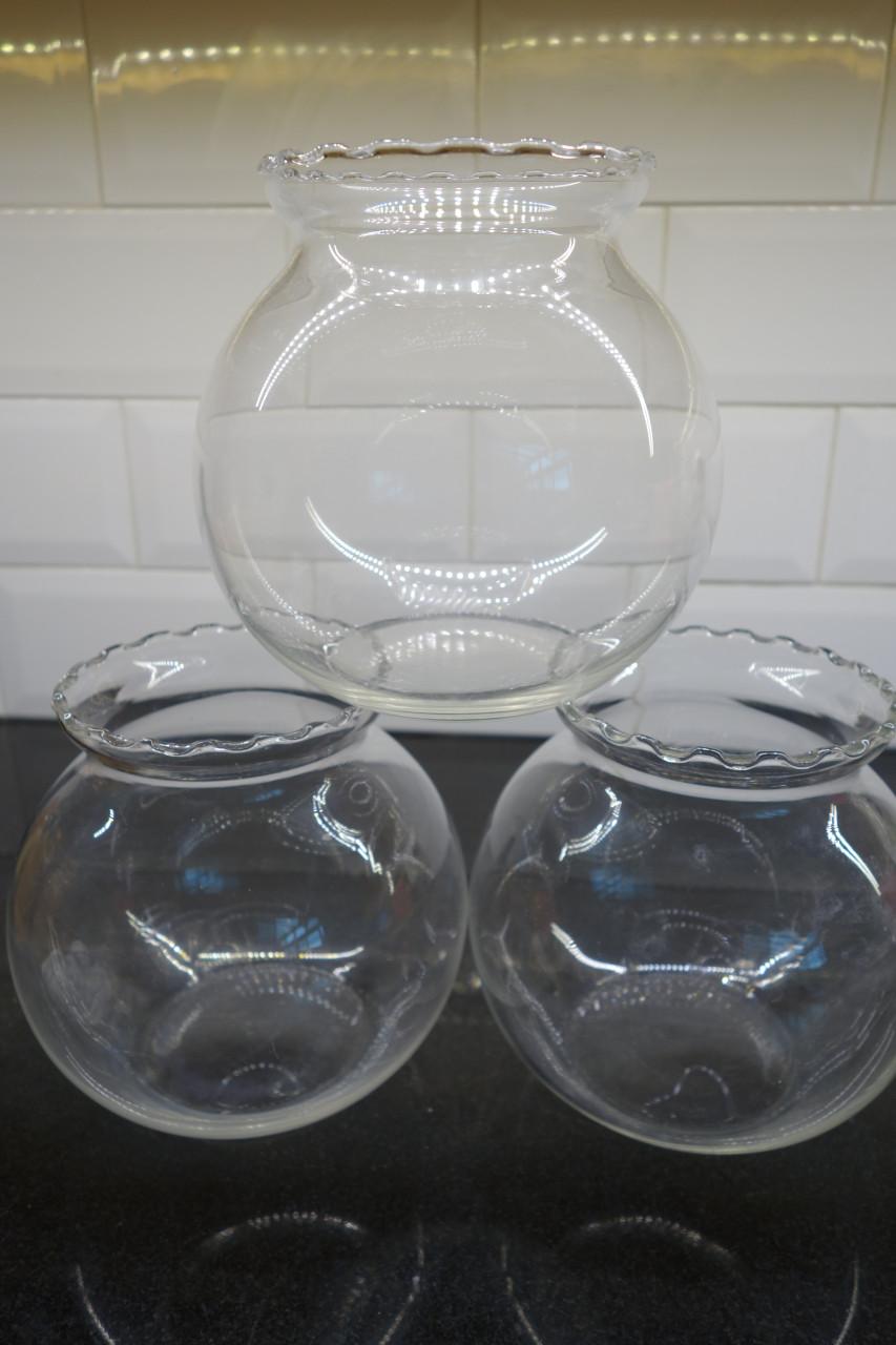 3 leuke glazen vazen/windlichten met golvende bovenrand