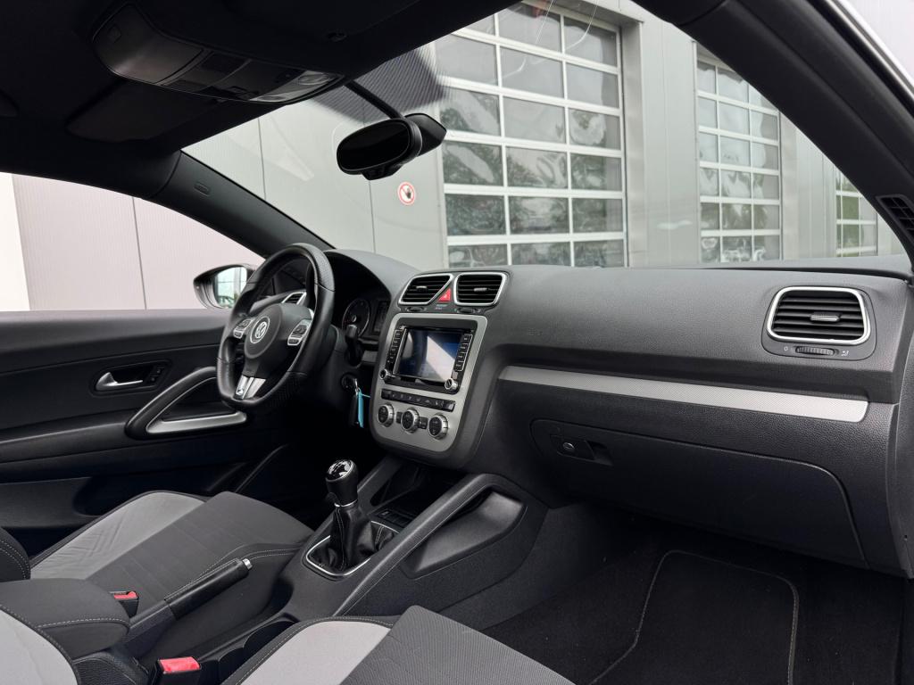 Volkswagen Scirocco 1.4 tsi life * xenon * stoelverwarming * pdc * clima