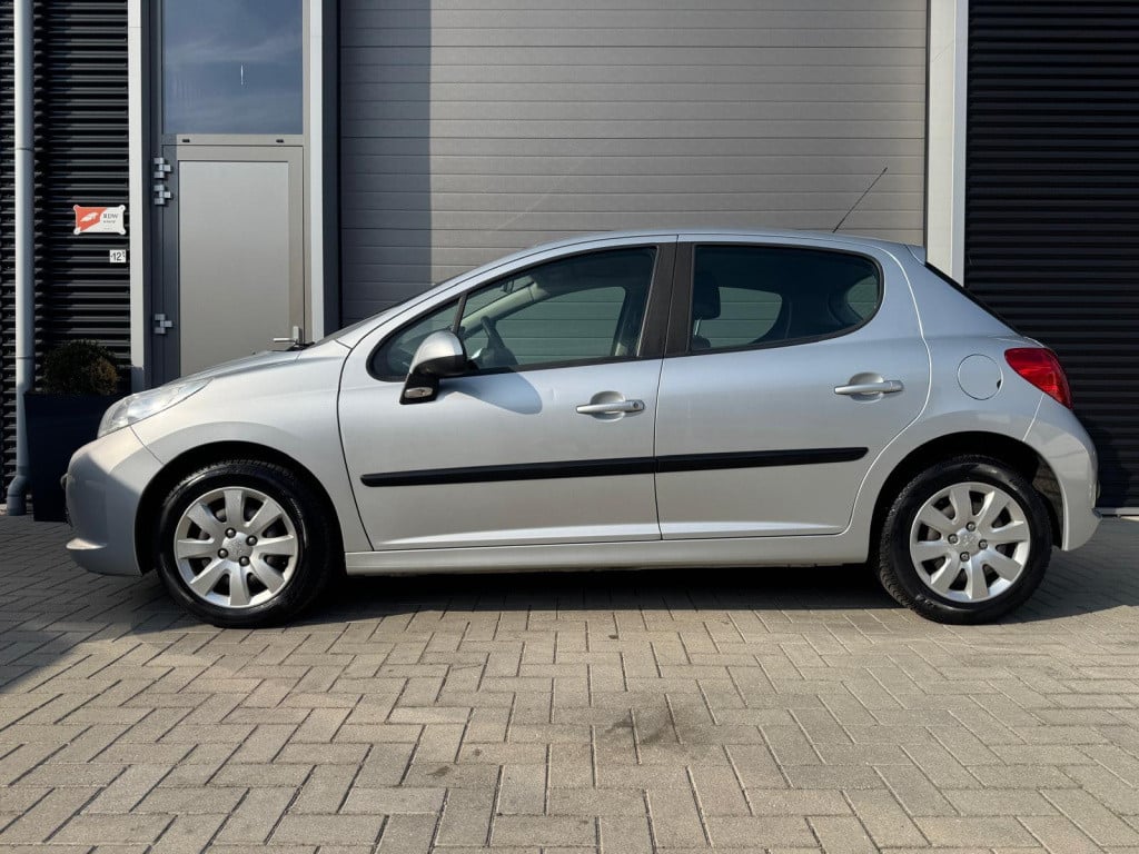 Peugeot 207 1.4-16v xr/130.000/vol jaar apk/airco/carplay