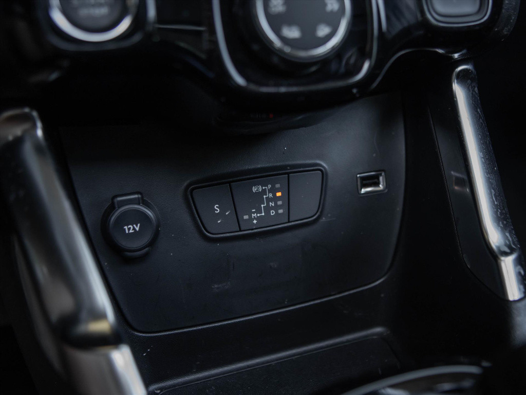 Citroen C3 Aircross 1.2 puretech 130pk max automaat | panoramadak | stoelve