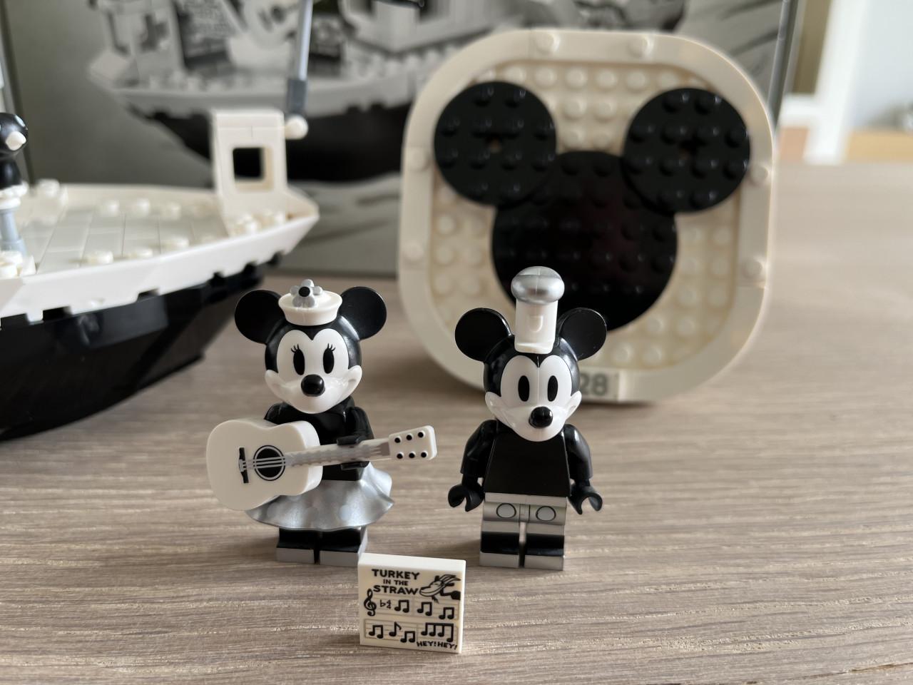 LEGO 21317 Steamboot Willy