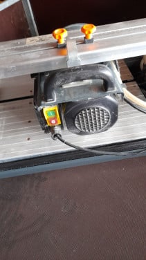 Tegelzaagmachine watergekoeld