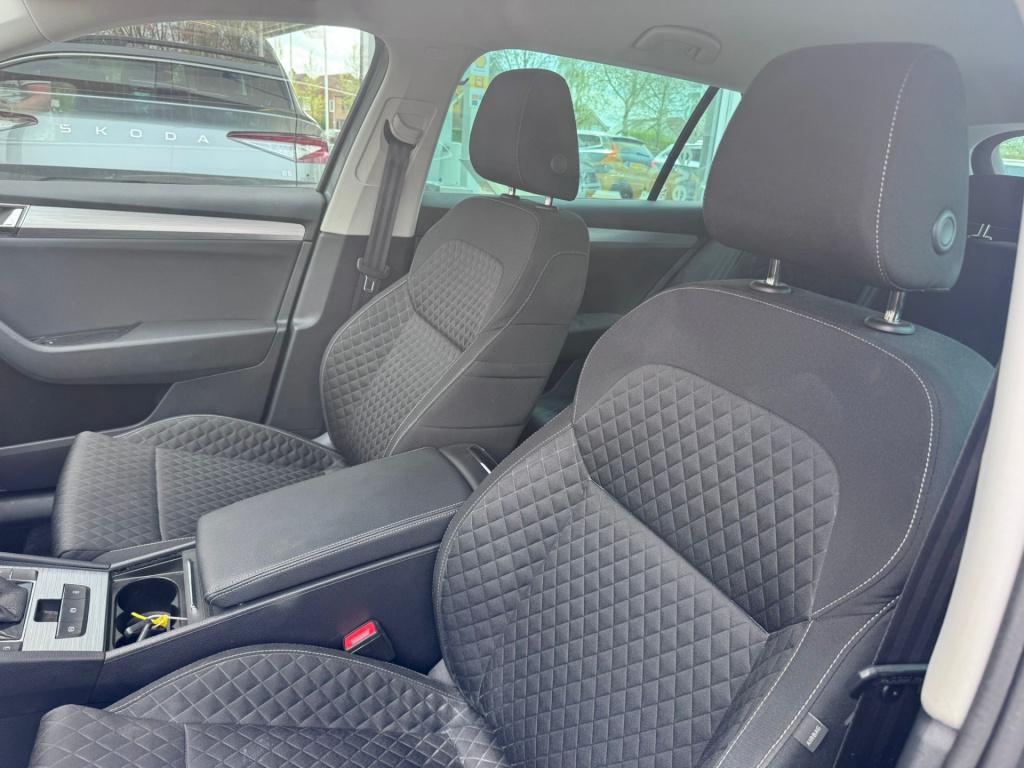 Skoda Superb combi 1.4 tsi iv business edition plus