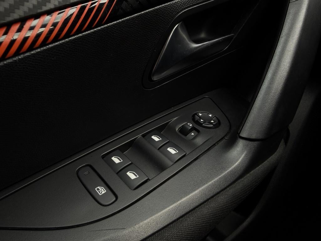 Peugeot 2008 1.2 puretech active