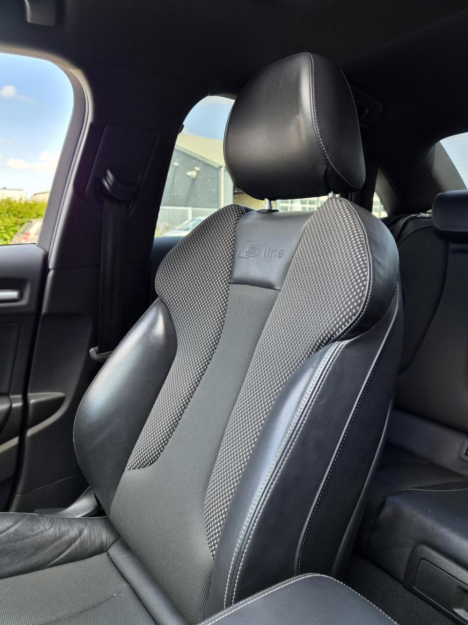 Audi A3 limousine 1.4 tfsi cod ambition pro line s