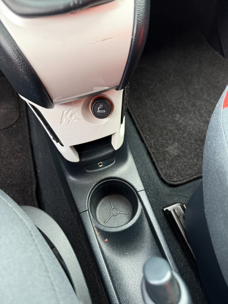 Ford KA 1.2 - titanium - airco