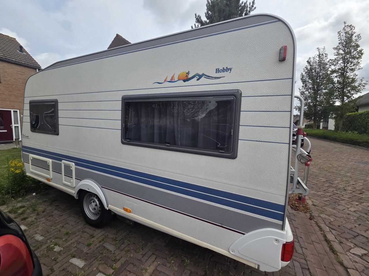 Hobby de lexe 440 sf met voortent,mover en fietsenrek