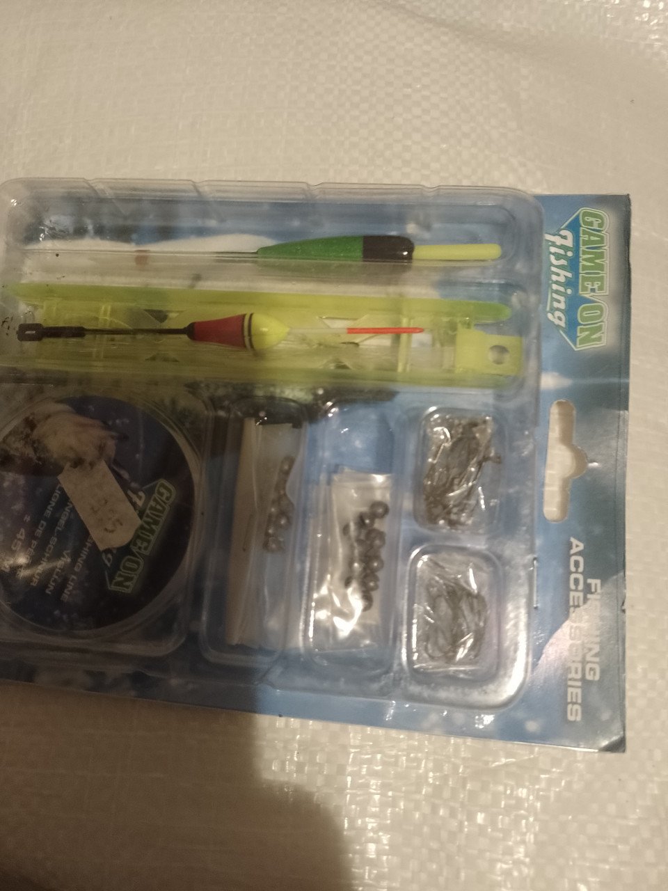 2 vaste hengels  1 telescoop + molen