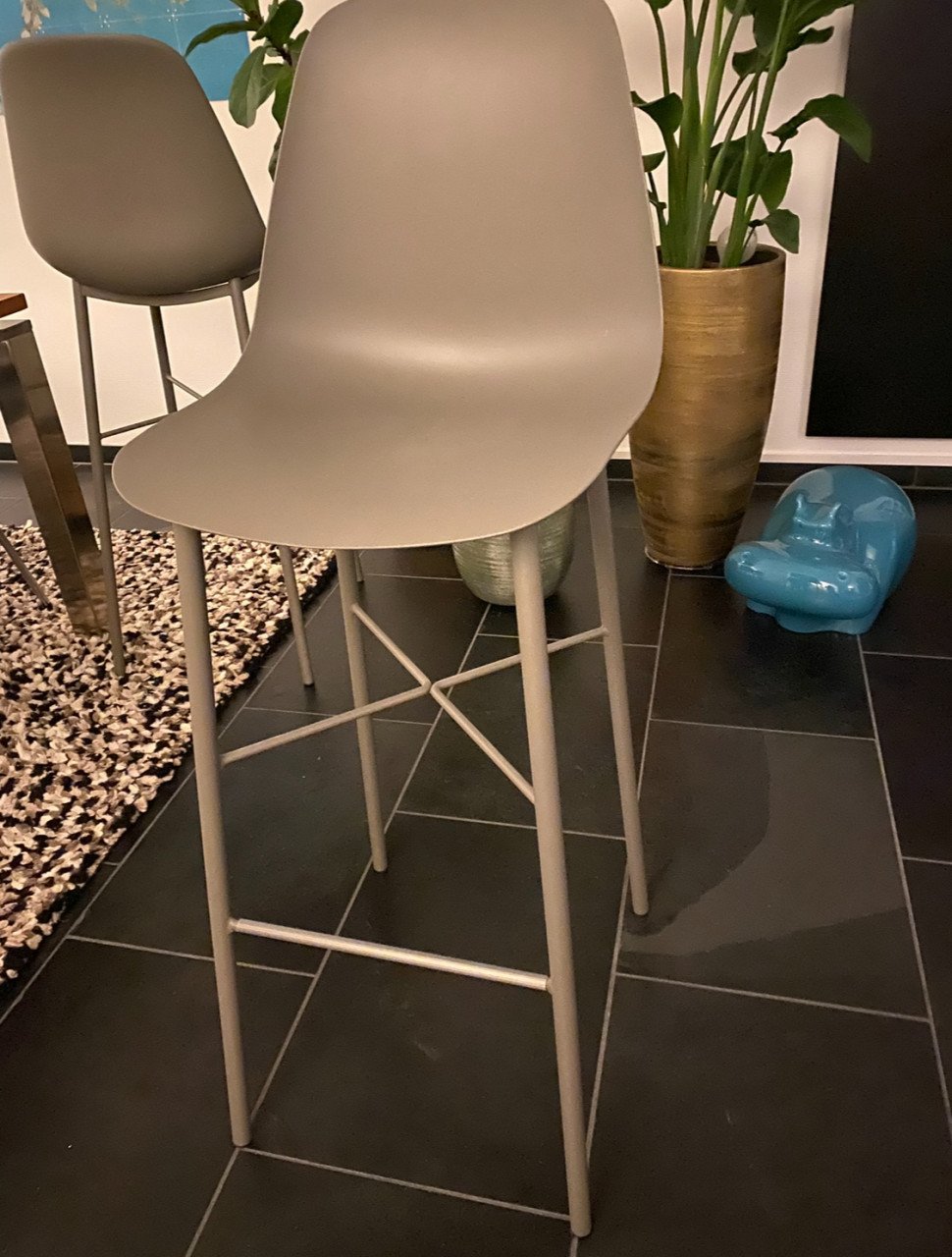 Bartafel met barstoelen