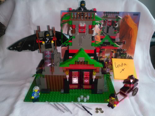 LEGO 6088 Ninja Robber's Retreat