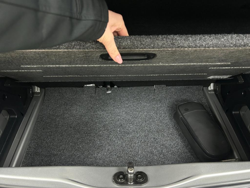 Volkswagen UP! occasion 1.0 high up! bluemotion | grijs | tweedehands volks