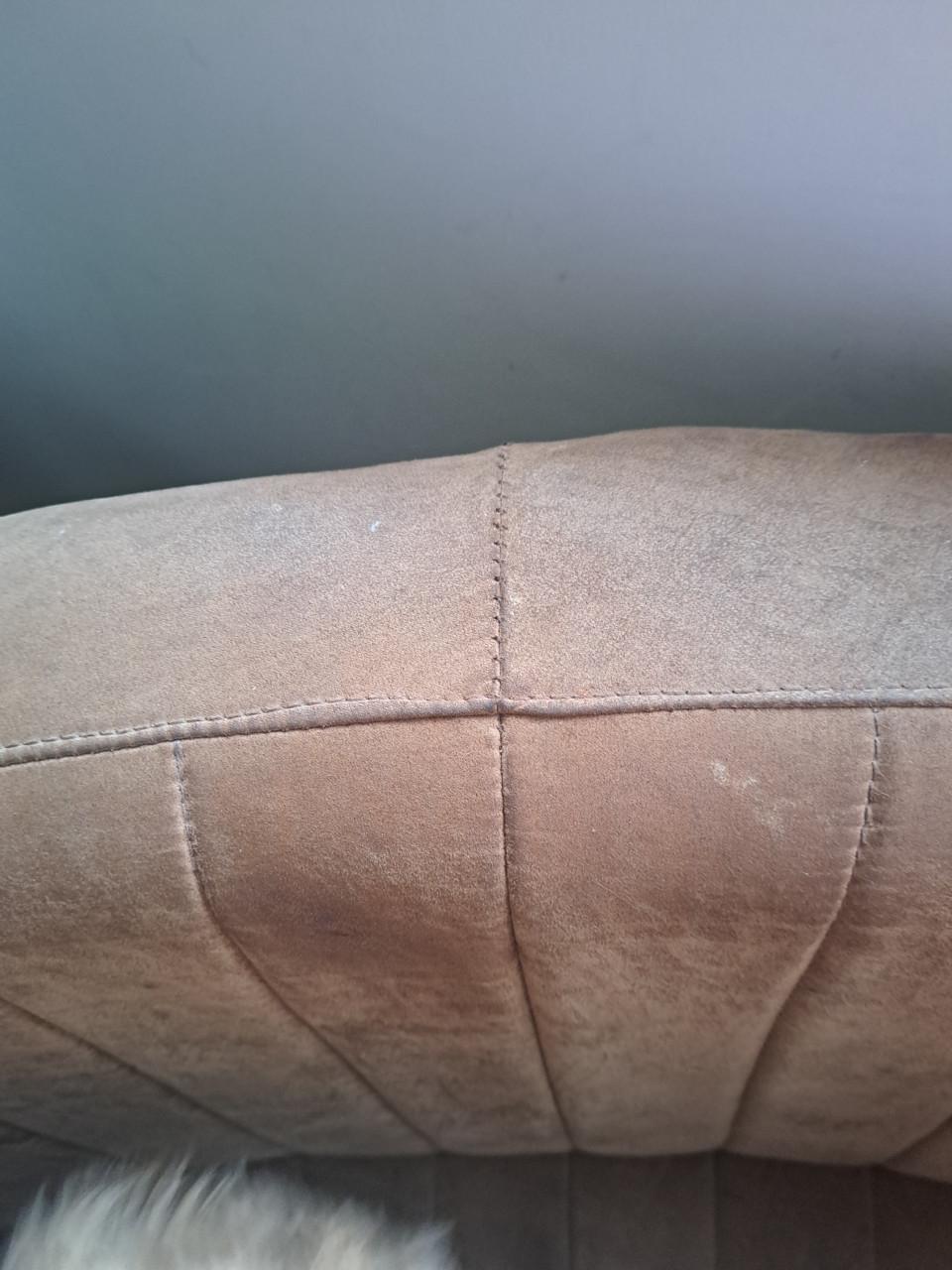 Ronde eettafel met eetbank