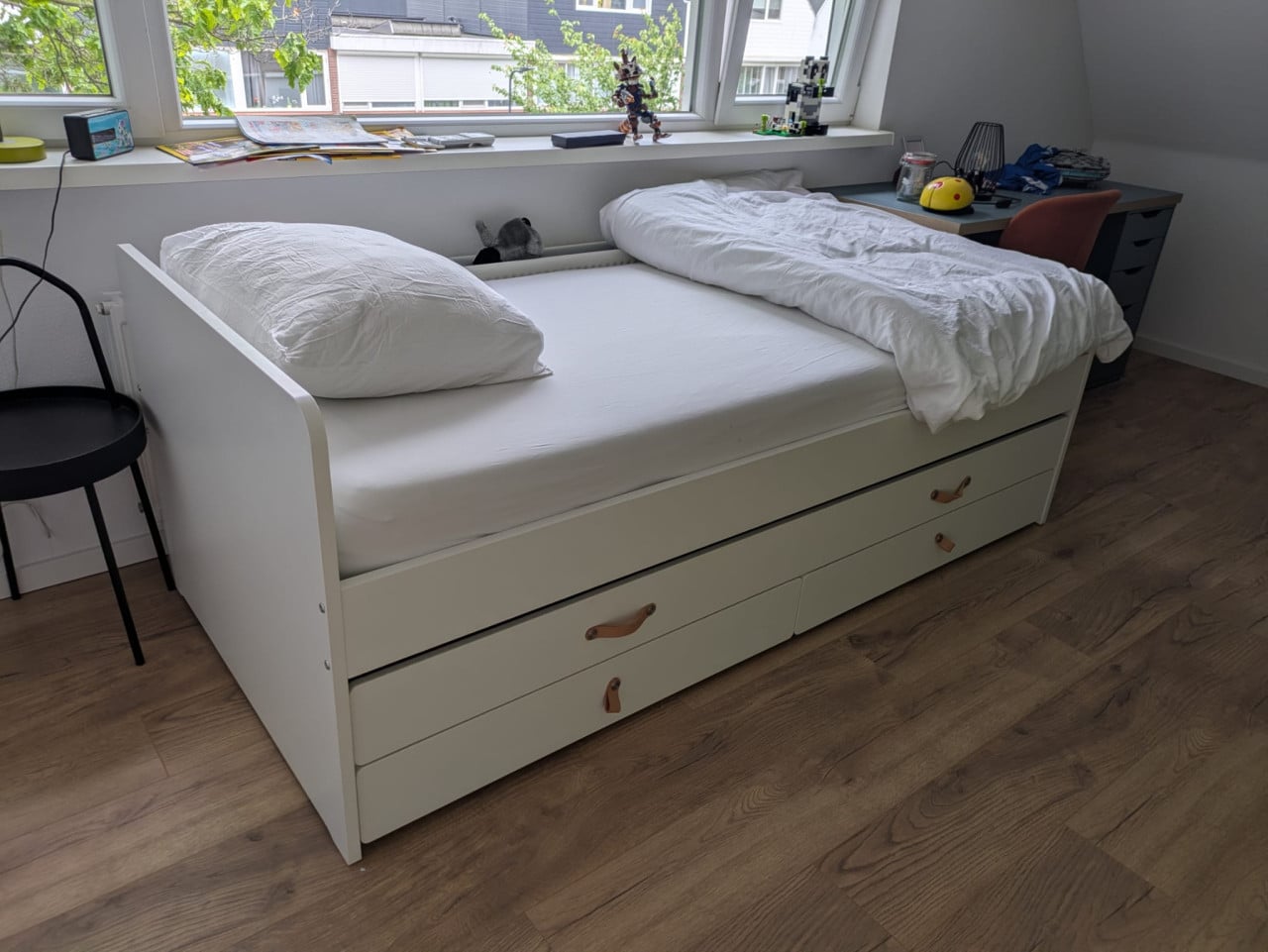2 x Ikea bed met 2 lades
