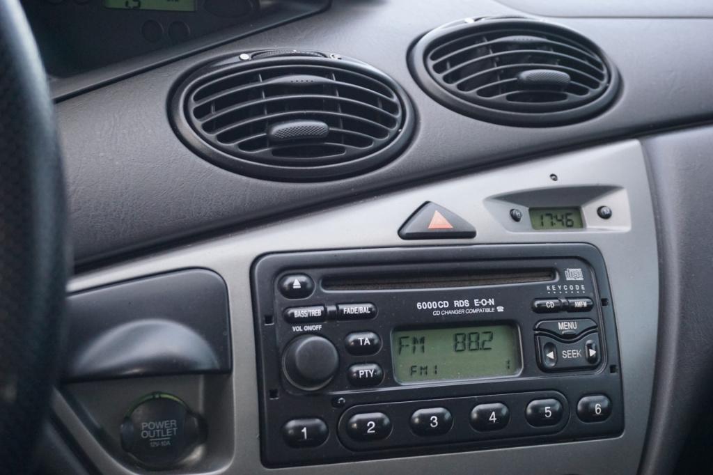 Ford Focus wagon 1.6-16v cool edition airco / elektr. ramen / trekhaak / lm