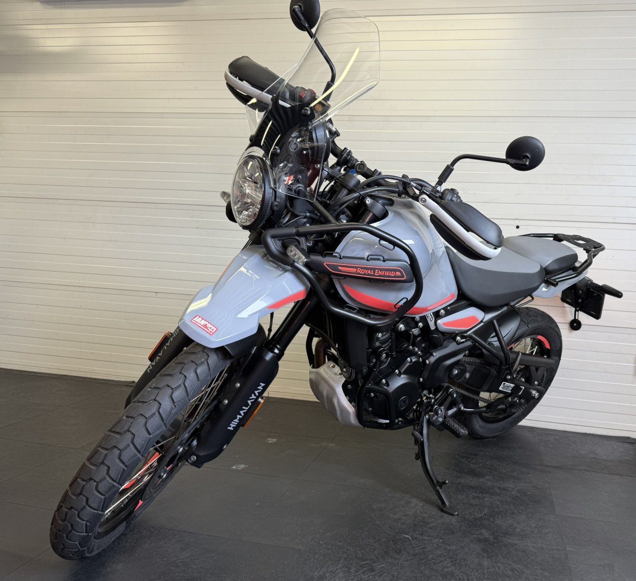 Jonge en complete Royal Enfield Himalayan 450!