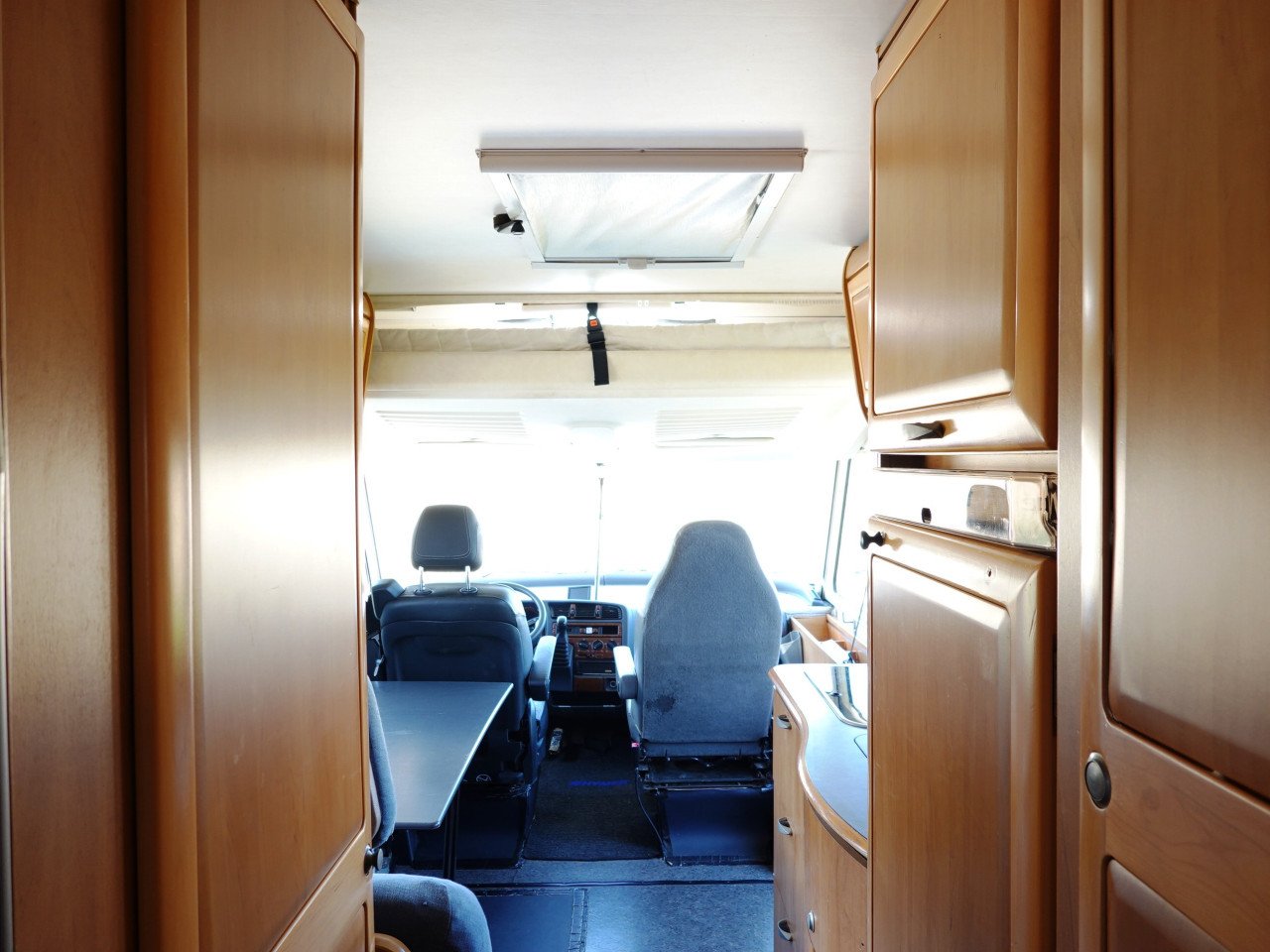 Ruime Hymer camper, ideaal voor weekendjes weg of lange reizen, voor 4 pers
