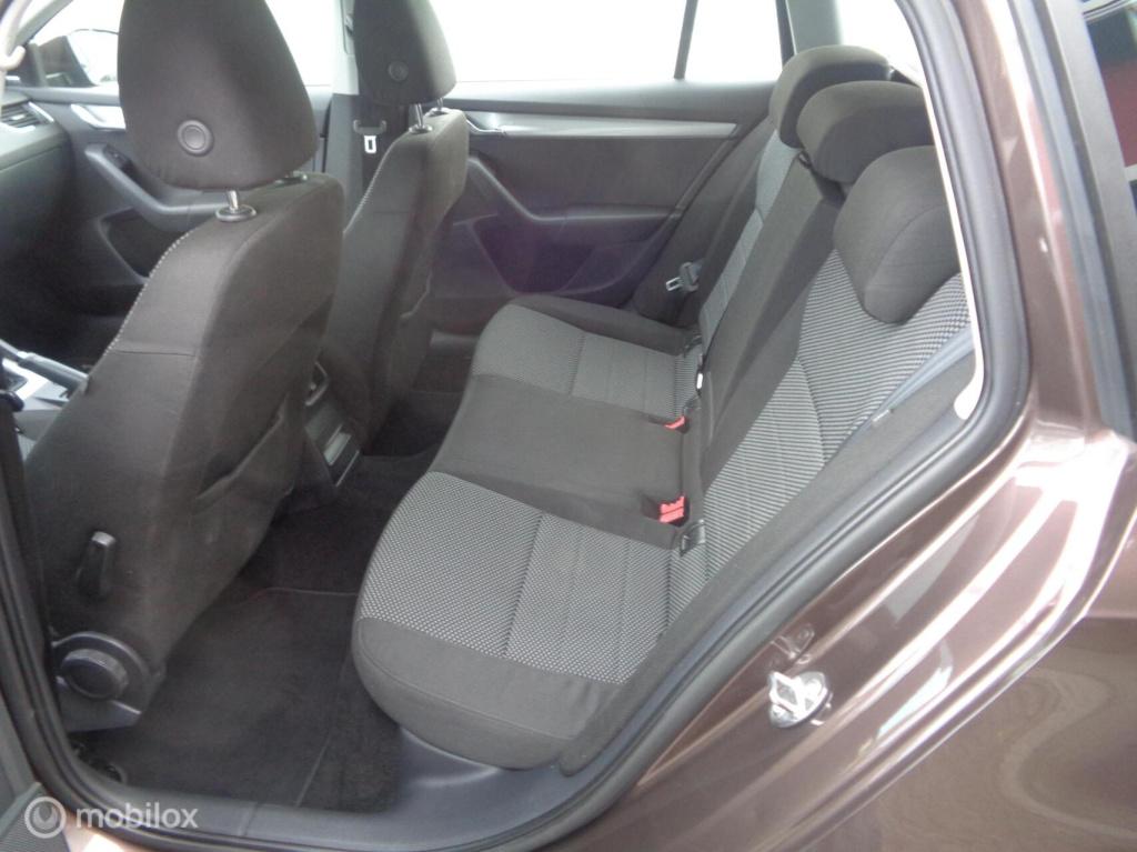 Skoda Octavia combi 1.2 tsi greentech ambition businessline/airco/ecc/pdc/c