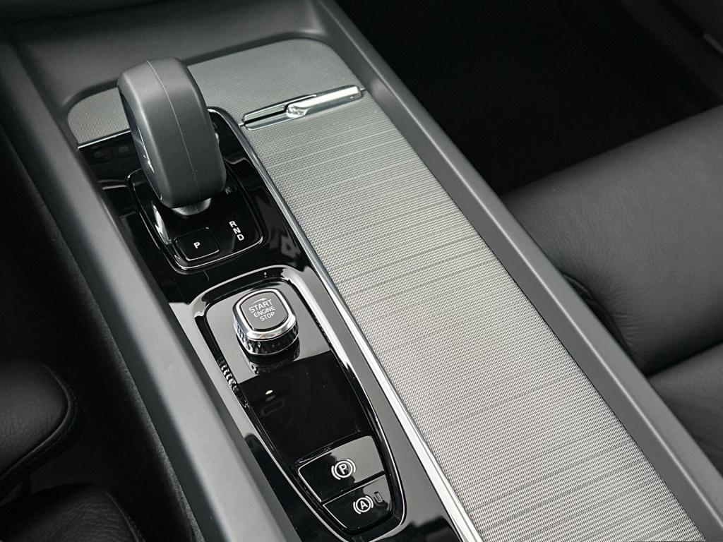 Volvo XC60 t8 455pk recharge dark| luchtvering| adap.cruise| 360camera| awd